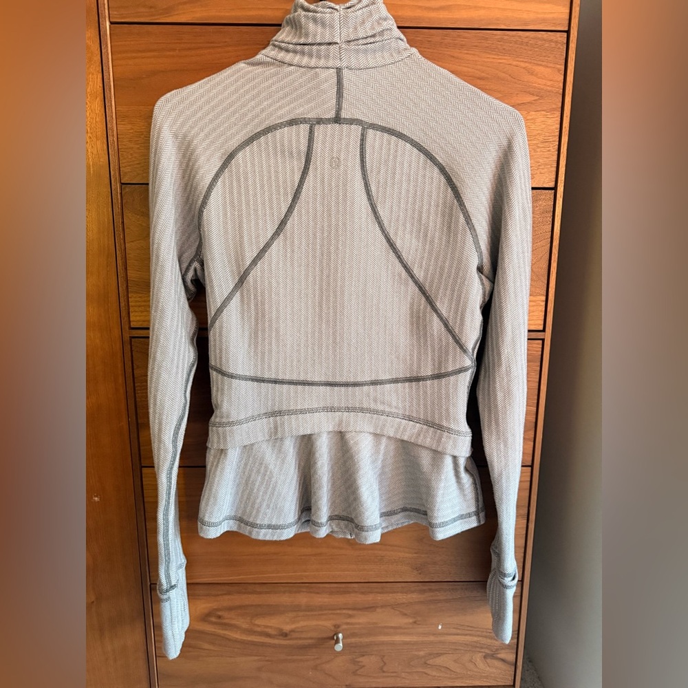 Lululemon Gray Ghost Herringbone zipper jacket Size 6 - Picture 13 of 13